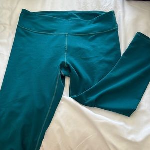 Teal Cropped Fabletics Legging